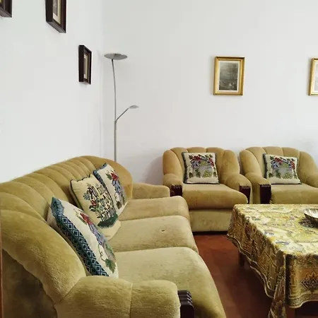 At La Vinuela شقة *